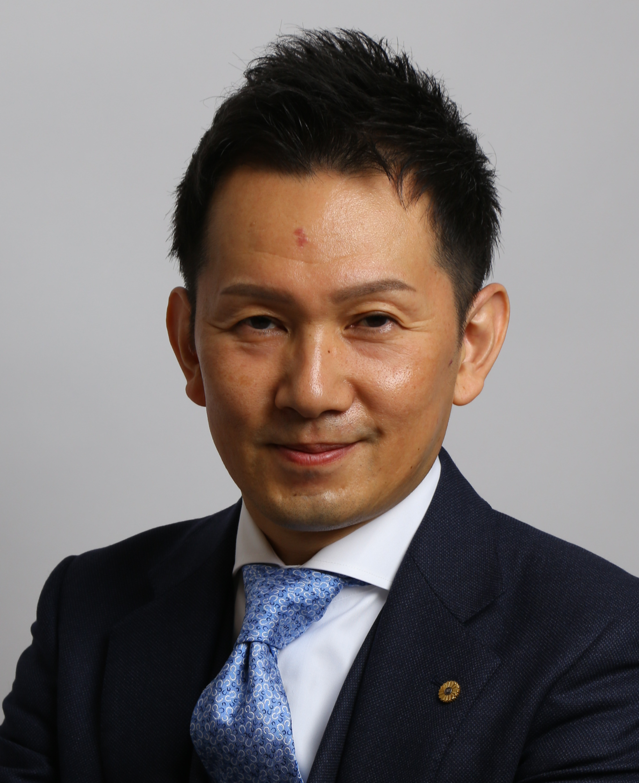三重 英則
